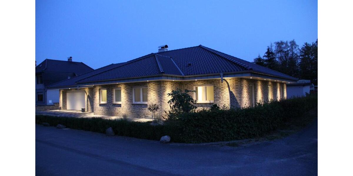 Bungalow Bünde - 4 Zimmer, 165 m&sup2;, 2.400&euro; | Angebot:25313035