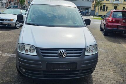 VW Caddy 238.000 km 5.250 &euro; Detmold 32756