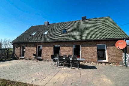 Haus Bützow - 7 Zimmer, 235 m&sup2;, 319.000&euro; | Angebot:26830785