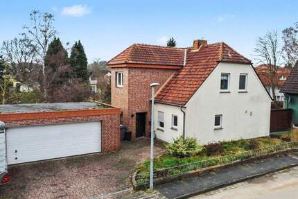 Viel Platz in Oetinghausen: begehrtes Zweifamilienhaus mit Doppelgarage 6 zimmer