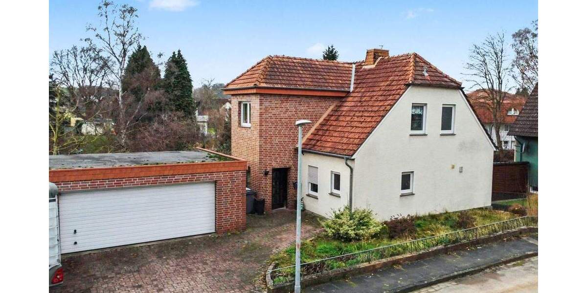 Viel Platz in Oetinghausen: begehrtes Zweifamilienhaus mit Doppelgarage 6 zimmer