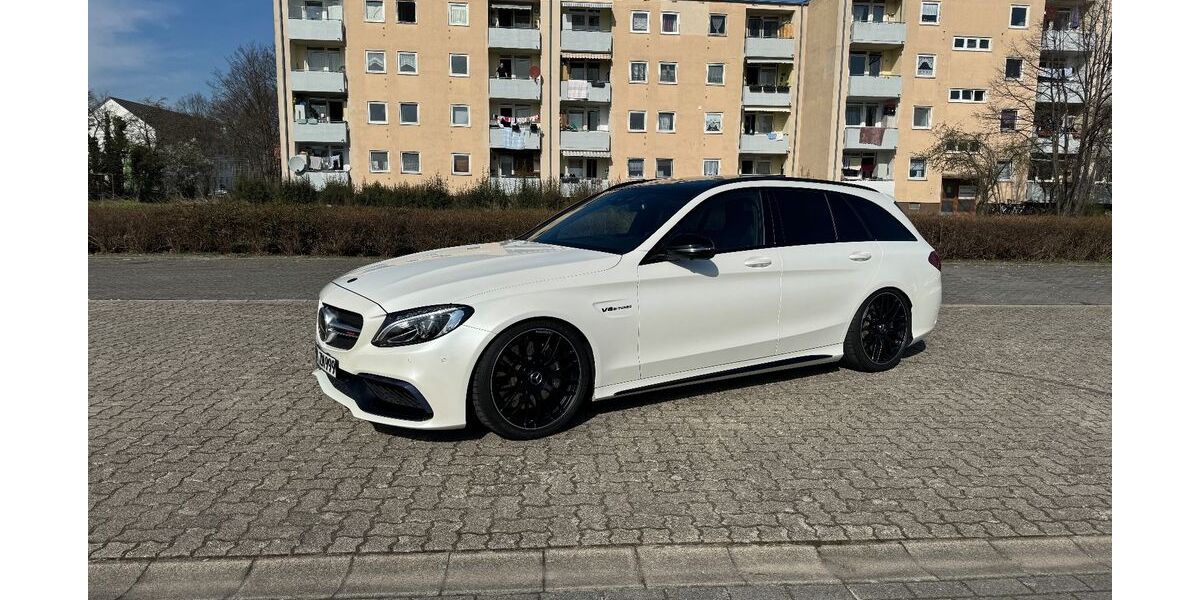 Mercedes-Benz C 63 AMG 75.000 km 46.500 &euro; Altrip 67122