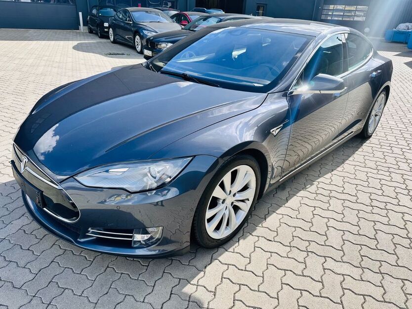 Tesla Model S 186.000 km 19.999 € Geesthacht 21502