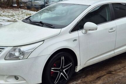 Toyota Avensis 371.000 km 2.499 &euro; Löwenberger Land OT Teschendorf 16775