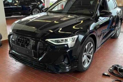 Audi e-tron 26.432 km 31.990 &euro; Hamburg 22047