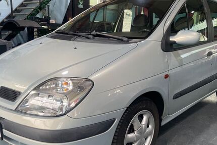 Renault Scenic 147.000 km 3.490 &euro; Rheinberg 47495