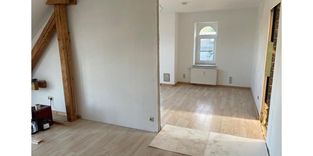 Dachgeschoßwohnung Bad Lobenstein - 3 Zimmer, 95 m&sup2;, 600&euro; | Angebot:26342543