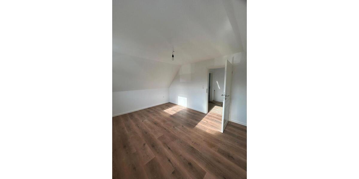 Doppelhaushälfte Westerstede - 4 Zimmer, 80 m&sup2;, 850&euro; | Angebot:25044956