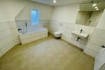 Ihr neues Zuhause wartet: 4-Raum-Wohnung mit Komfort-Badezimmer und großzügigem Wohnambiente! - Dachgeschoßwohnung Gera Alt-Bieblach | Angebot:26876574