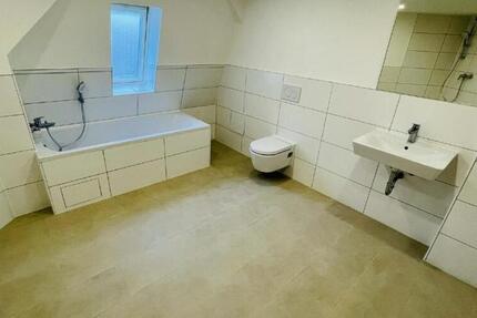 Ihr neues Zuhause wartet: 4-Raum-Wohnung mit Komfort-Badezimmer und großzügigem Wohnambiente! - Wohnung Gera Alt-Bieblach | Angebot:26876574