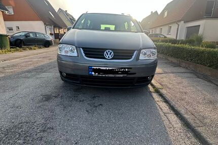 VW Touran 218.000 km 2.500 &euro; Blumberg 78176