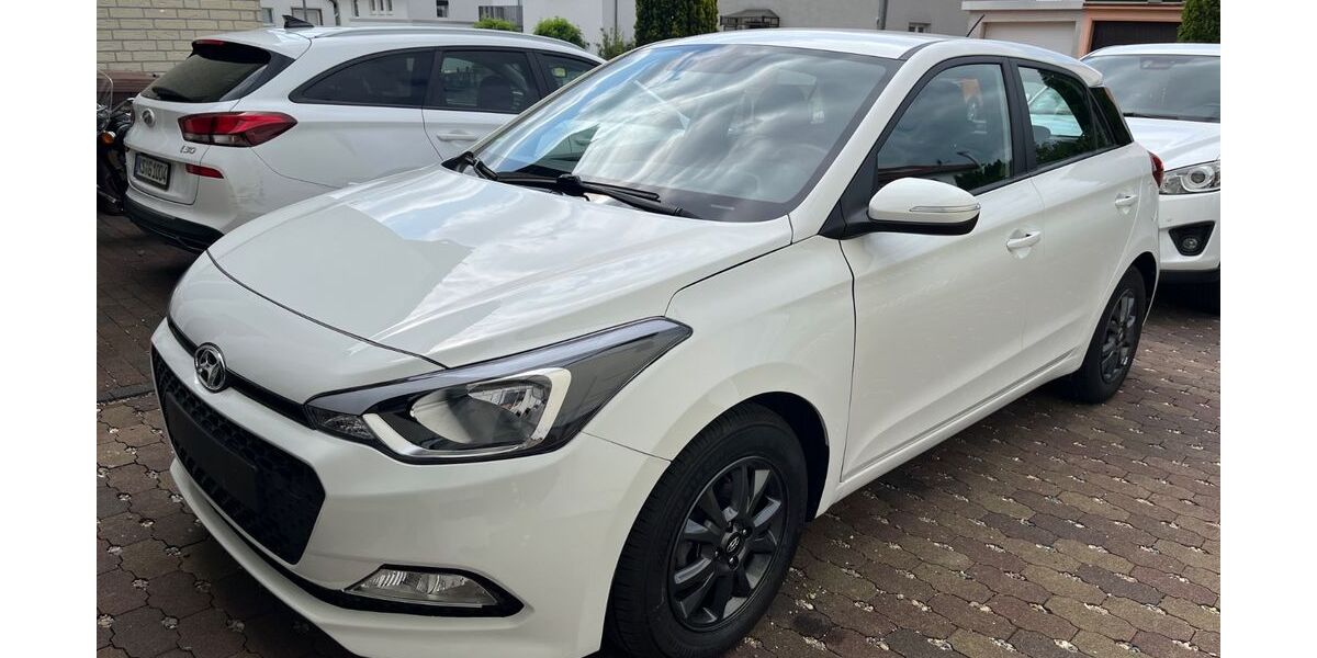 Hyundai i20 28.800 km 9.200 &euro; Vellmar 34246