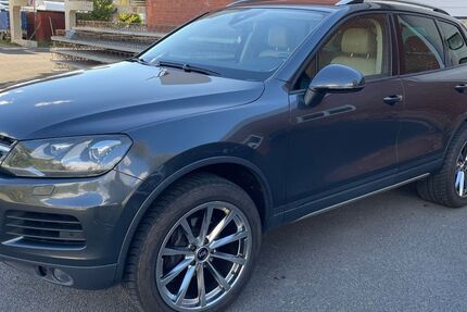 VW Touareg 261.525 km 14.900 € Sandesneben 23898