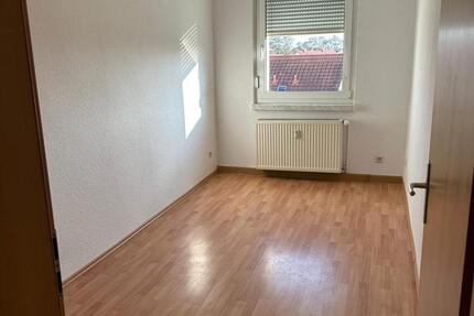 Wohnung Teutschenthal - 4 Zimmer, 67 m&sup2;, 611&euro; | Angebot:26619978