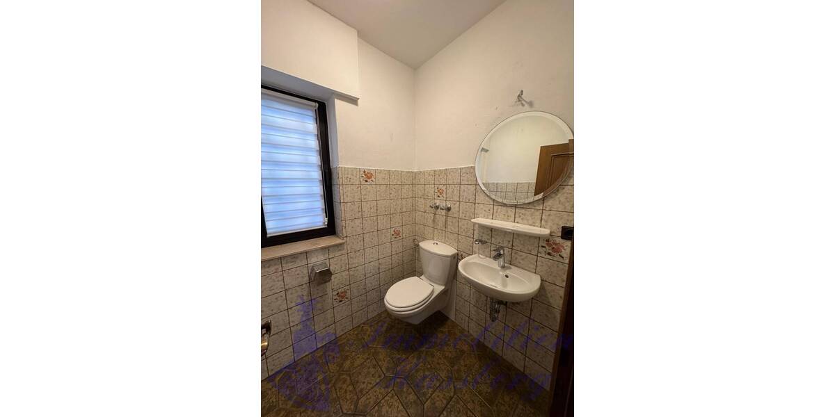 Einfamilienhaus Lage Hörste - 8 Zimmer, 250 m&sup2;, 1.600&euro; | Angebot:26545492