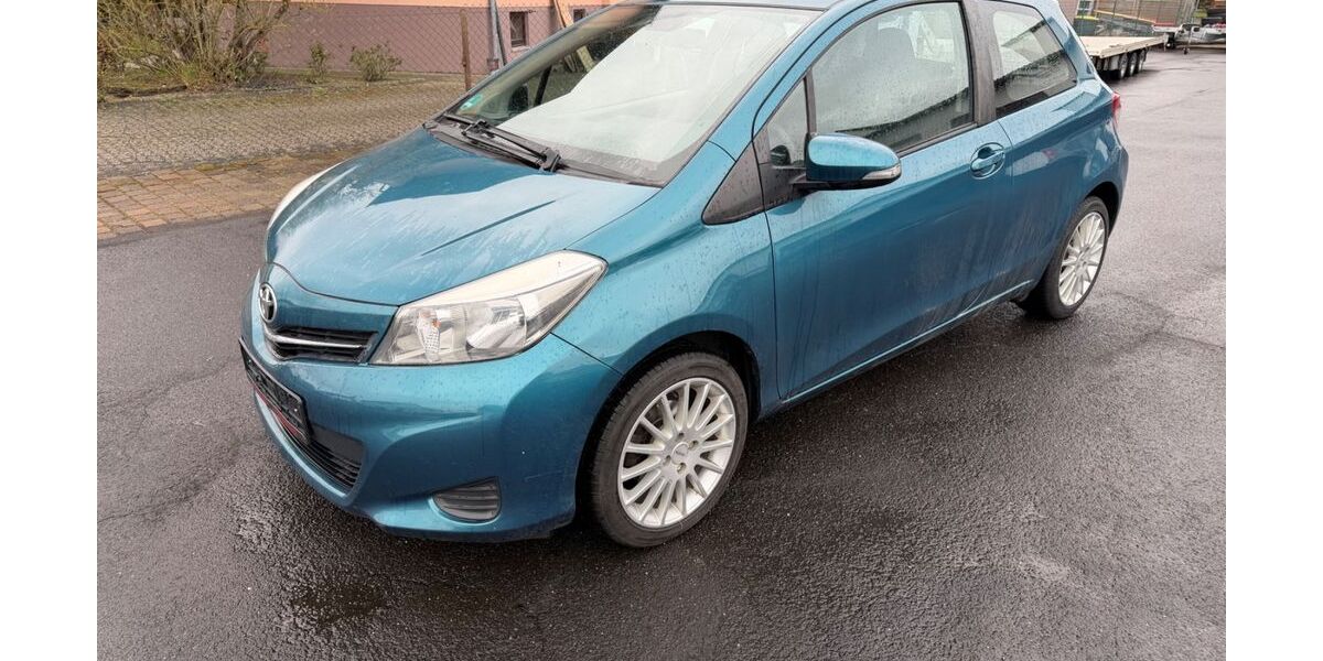 Toyota Yaris 77.000 km 7.900 &euro; Girod bei Montabaur 56412