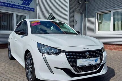 Peugeot 208 5.800 km 17.900 € Augustfehn 26689