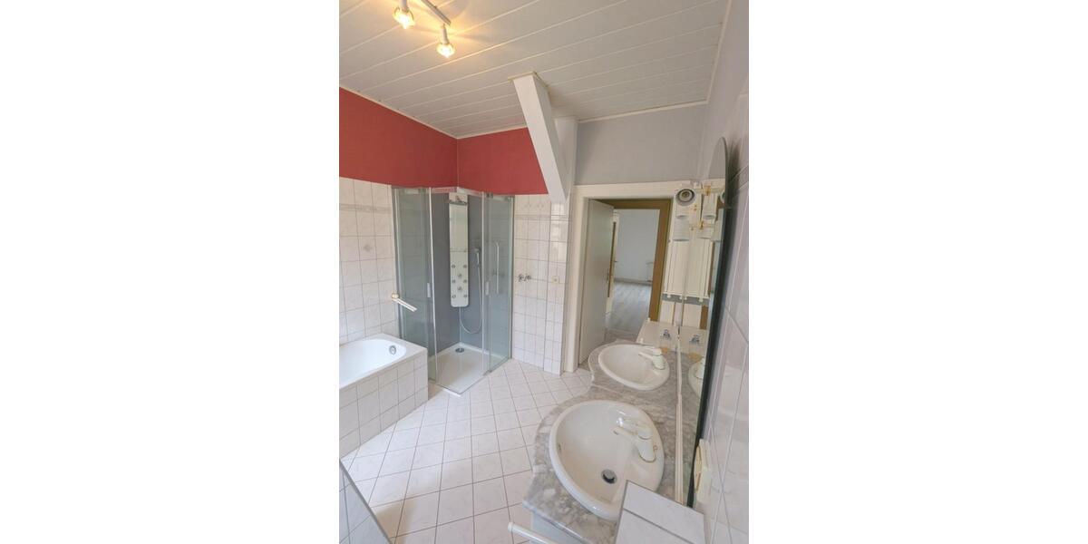 Erdgeschoßwohnung Waltershausen - 3 Zimmer, 88 m&sup2;, 615&euro; | Angebot:25934036