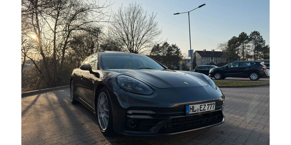 Porsche Panamera 218.026 km 18.500 &euro; Lübeck 23564