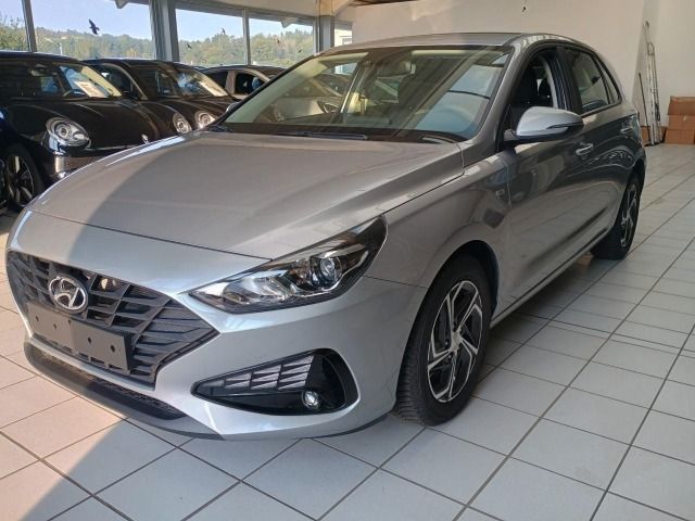 i30