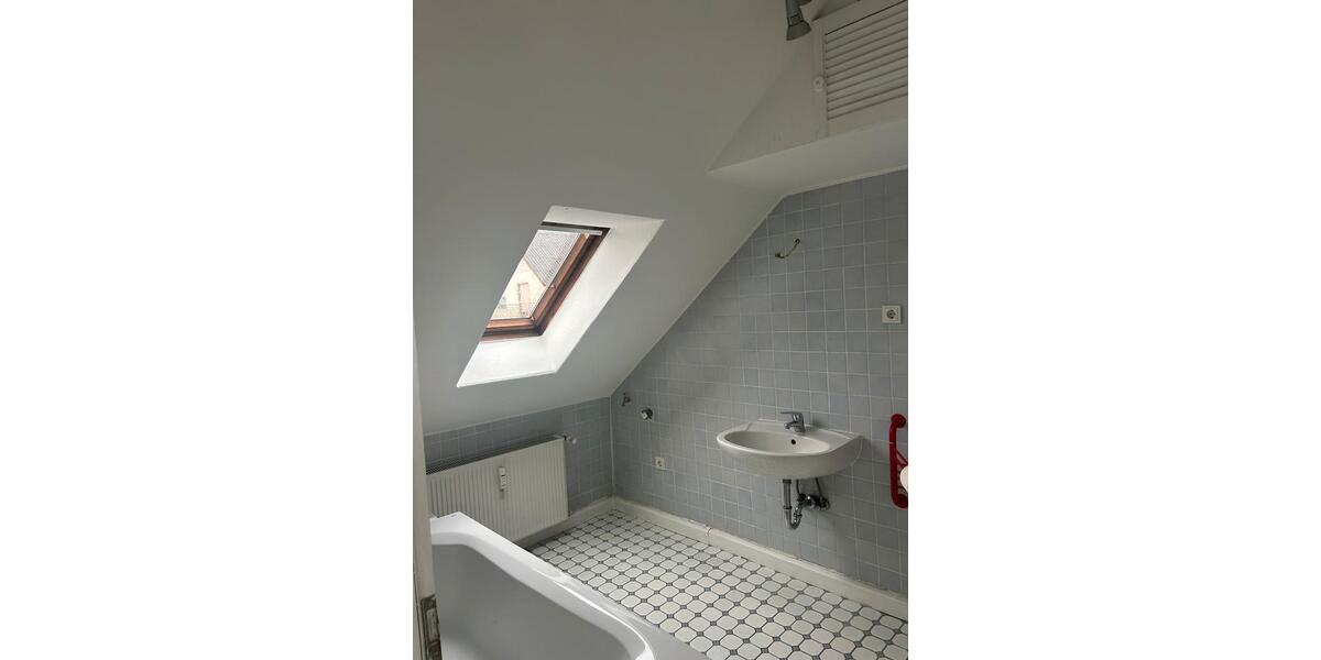 Dachgeschoßwohnung Riegelsberg - 2 Zimmer, 68 m&sup2;, 600&euro; | Angebot:26401470