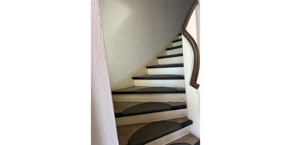 Etagenwohnung Lohra - 5 Zimmer, 145 m&sup2;, 900&euro; | Angebot:26293240