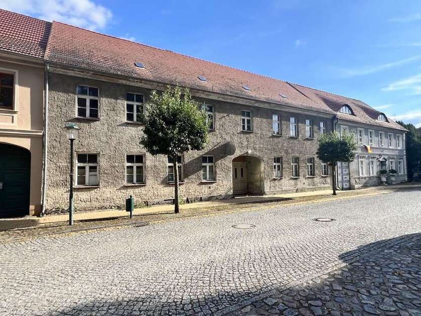 Haus zum Kaufen in Liebenwalde 449.000 € 779 m²