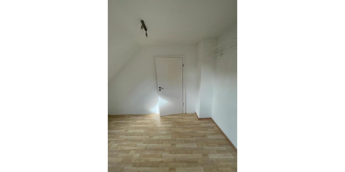 Dachgeschoßwohnung Frankfurt am Main Ost - 3 Zimmer, 60 m&sup2;, 1.240&euro; | Angebot:26656471