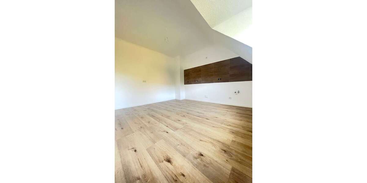 Helle 3-Zimmer-Dachgeschosswohnung in St. Ingbert-Rentrisch ( Saniert) - 3- Saarbrücken | Angebot:27111787