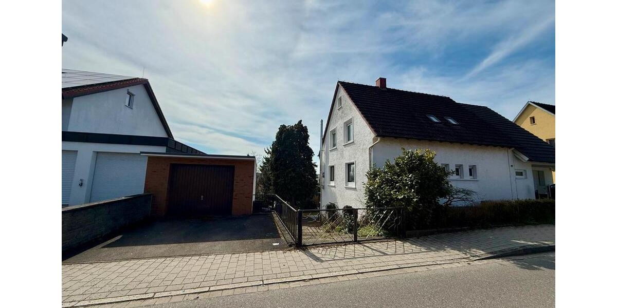 Einfamilienhaus Singen (Hohentwiel) - 7 Zimmer, 290 m&sup2;, 895.000&euro; | Angebot:26991249