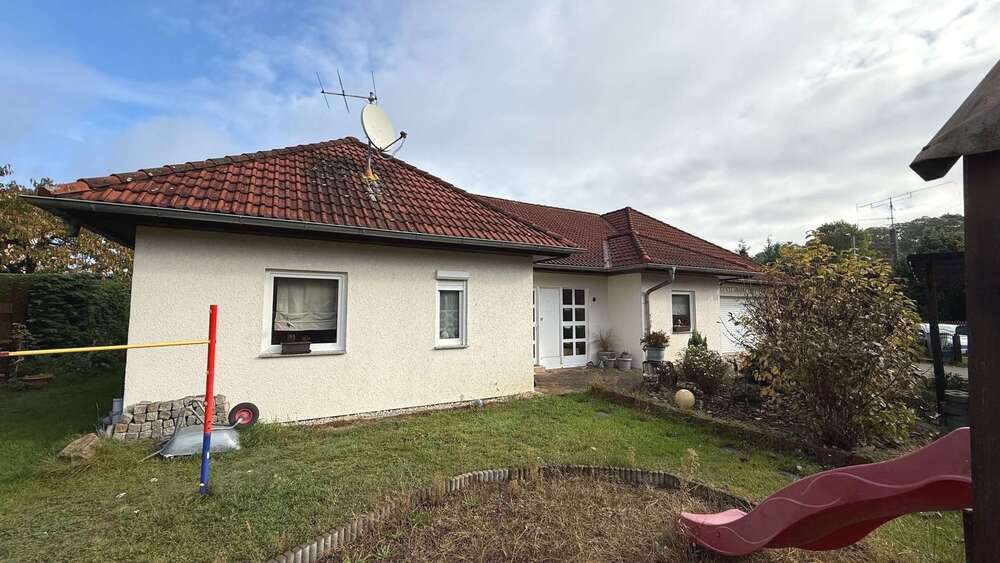 Einfamilienhaus Neuhausen - 7 Zimmer, 260 m&sup2;, 270.000&euro; | Angebot:25197203