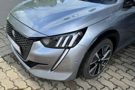 Peugeot 208 53.500 km 16.995 &euro; Lichtenfels 96215
