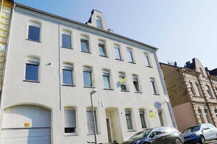 Ruhige Seitenstraße -Mehrfamilienhaus mit 7 Wohnungen und 6 Garagen. 1 zimmer