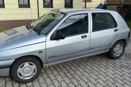 Renault Clio 59.484 km 1.949 &euro; Weinböhla 01689