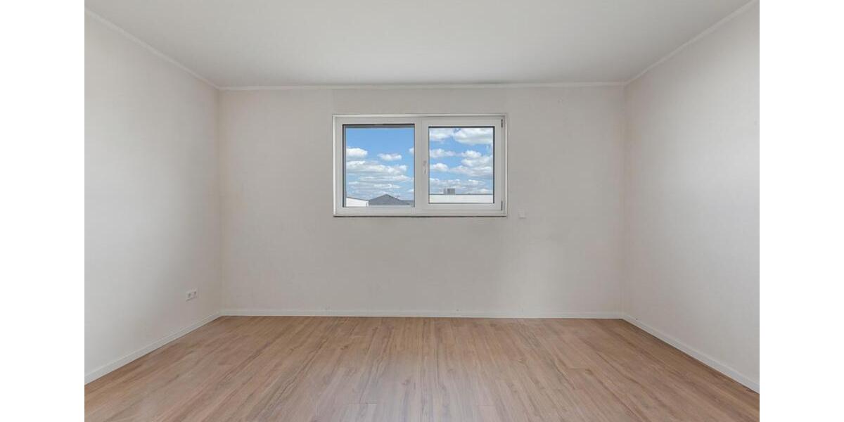 Reihenhaus Langenfeld (Rheinland) - 4.5 Zimmer, 110 m&sup2;, 1.590&euro; | Angebot:25228388