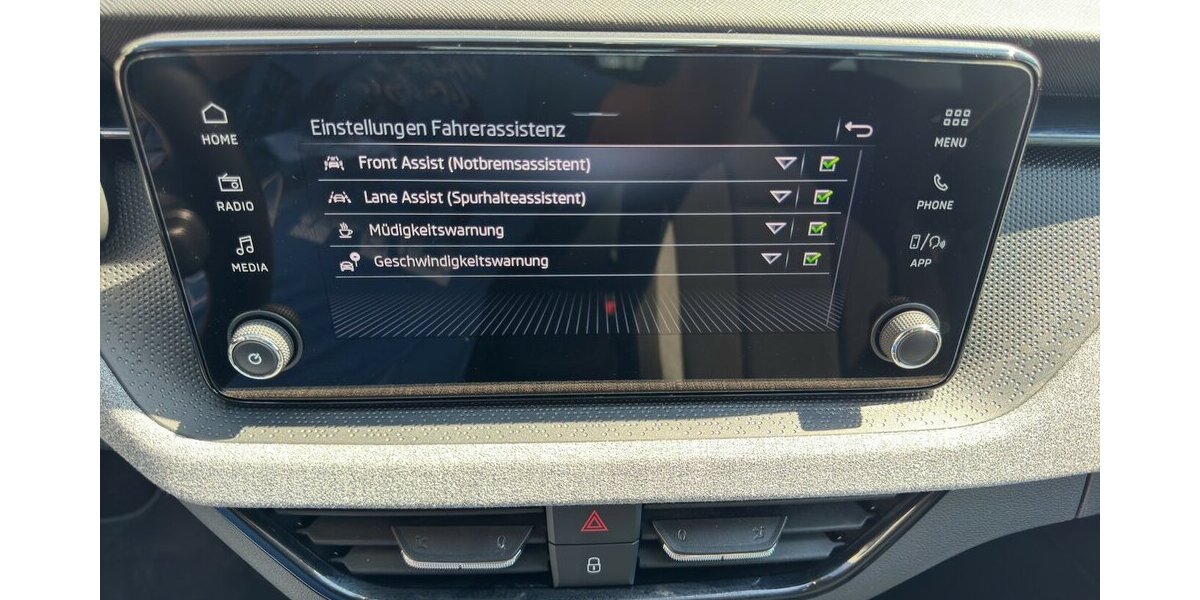 Skoda Kamiq 1.0 TSi Selection Black *Sitzhzg/Kamera/LED/ 13.225 km 21.490 &euro; Bamberg 96052