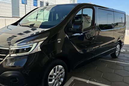 Renault Trafic 288.000 km 18.699 € Gotha 99867
