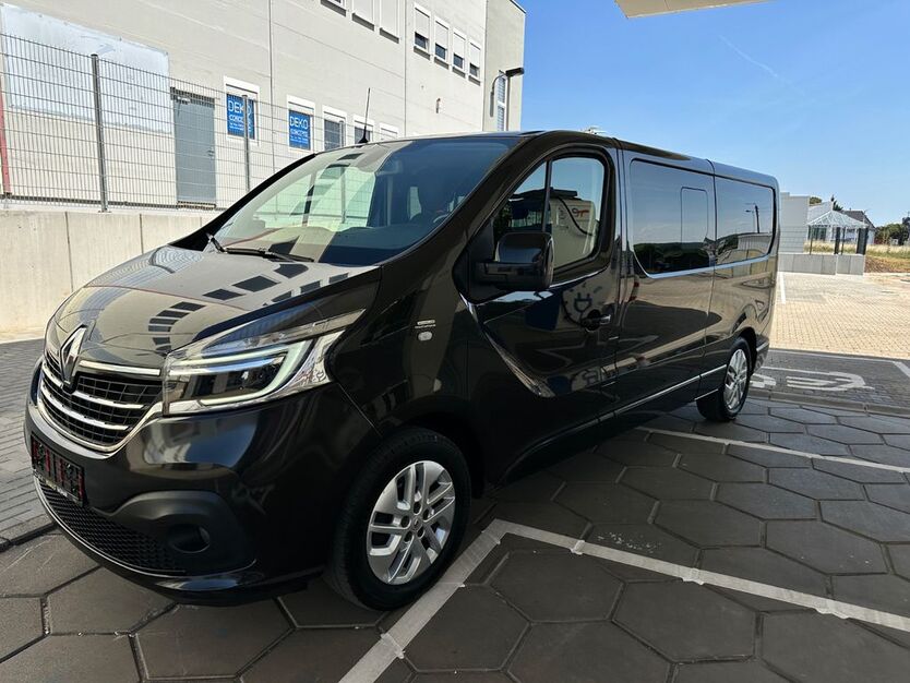 Renault Trafic 288.000 km 18.699 € Gotha 99867
