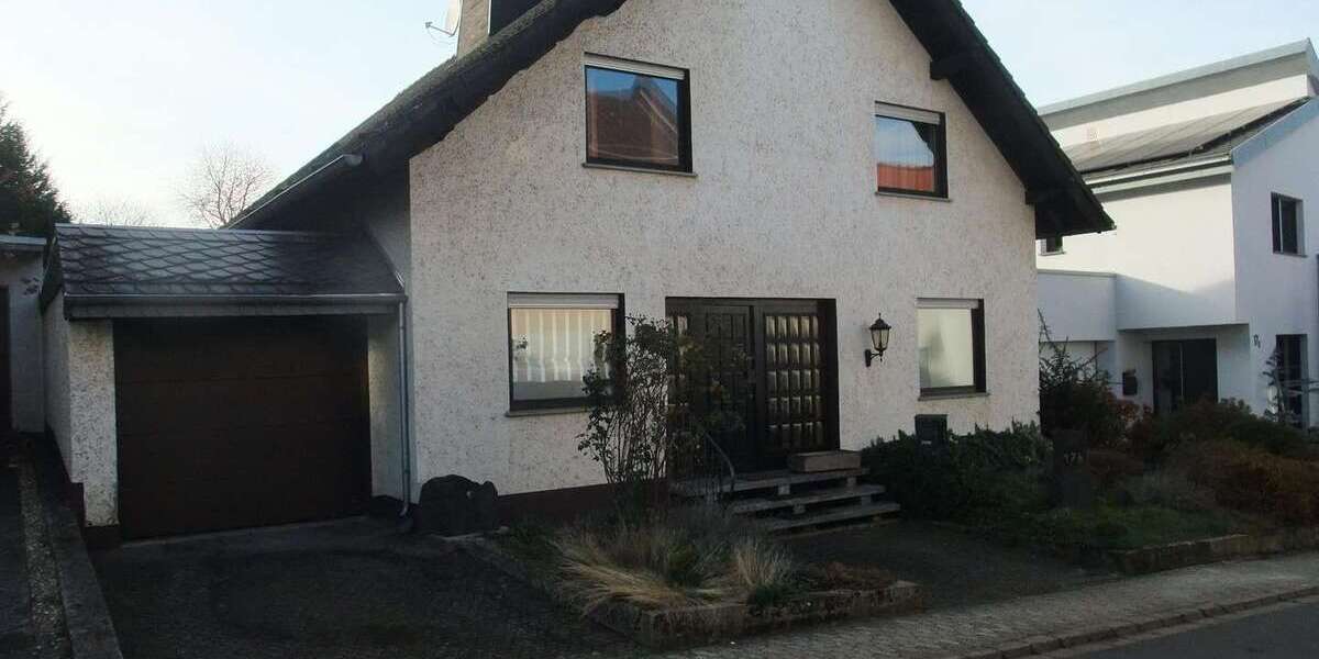 Haus zum Kaufen in Saffig 429.000 € 160 m² 8 zimmer