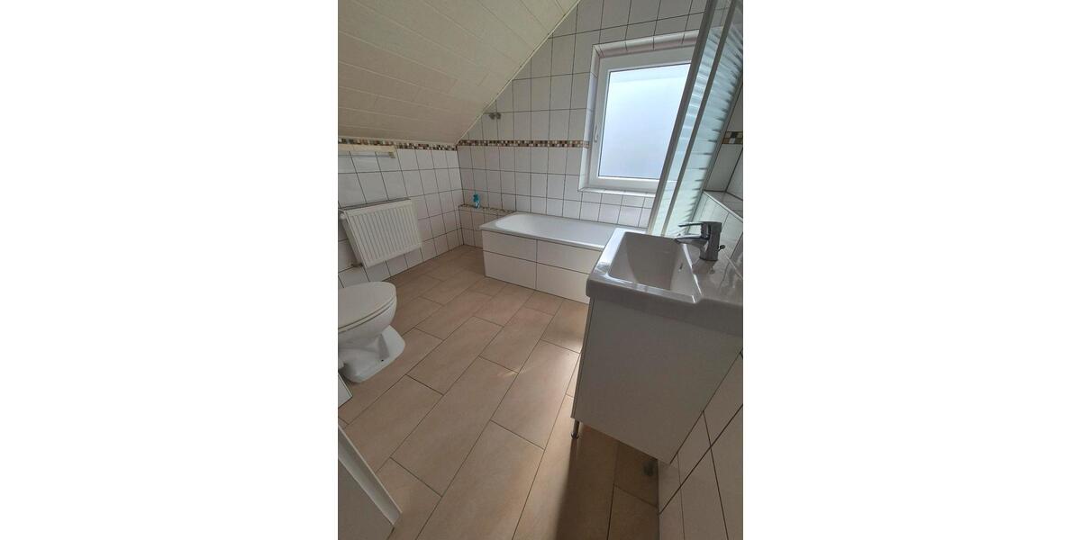 Dachgeschoßwohnung Hohenlockstedt - 3 Zimmer, 70 m&sup2;, 695&euro; | Angebot:25452969