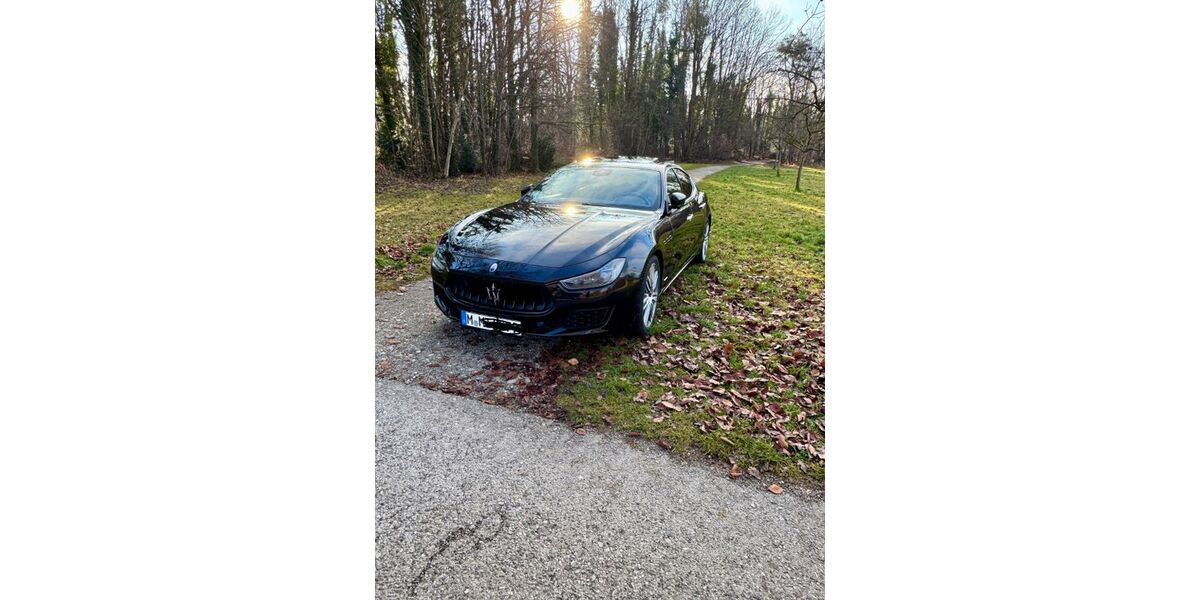 Maserati Ghibli 87.000 km 29.900 &euro; München 80993