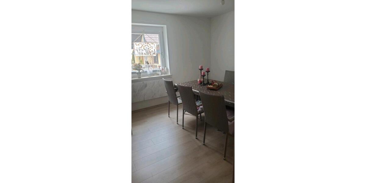 Erdgeschoßwohnung Bernhardswald - 5 Zimmer, 130 m&sup2;, 700&euro; | Angebot:26315189