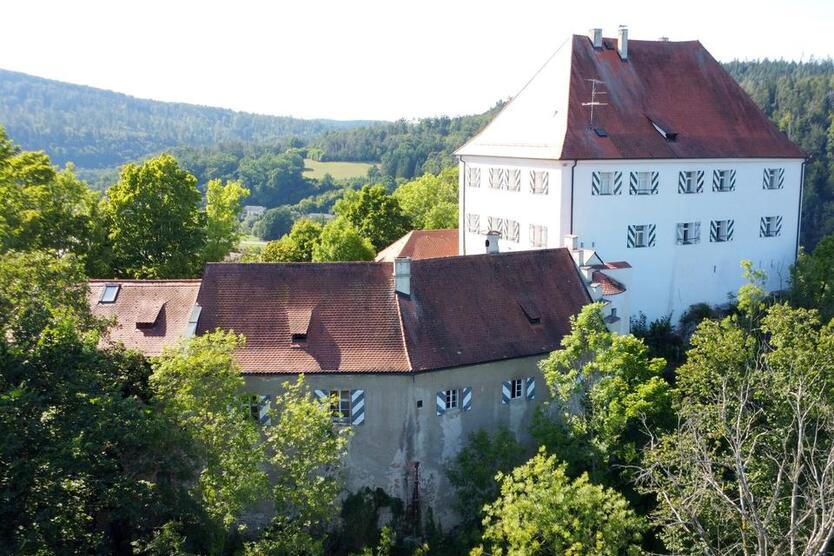 Prestige & Geschichte: Schlossflächen im Mariental für Ihr Business (208 m²)