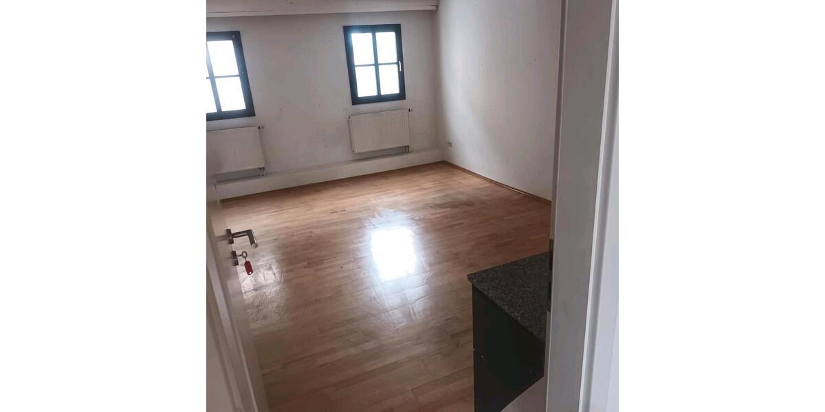 Reihenhaus Nürnberg Gibitzenhof - 5 Zimmer, 180 m&sup2;, 1.750&euro; | Angebot:26148273
