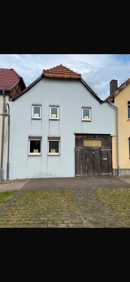 Famielienhaus Renovierungsarbeiten bedürftig zimmer
