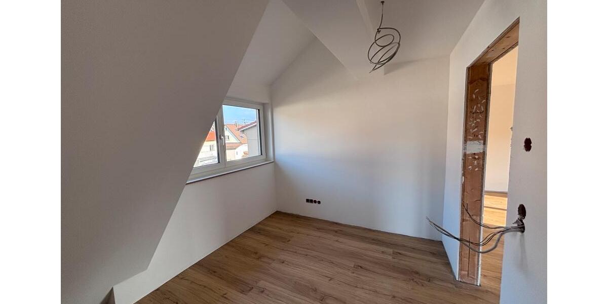 Dachgeschoßwohnung Meßstetten - 2.5 Zimmer, 65 m&sup2;, 850&euro; | Angebot:25794065
