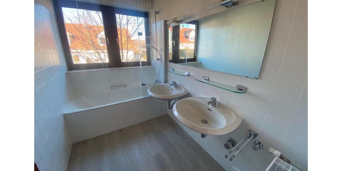 Etagenwohnung Rothenburg ob der Tauber - 3 Zimmer, 89 m&sup2;, 700&euro; | Angebot:26033211