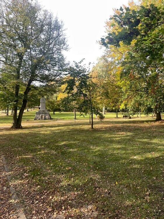 4 Zimmer im Hochparterre gegenüber vom Park
