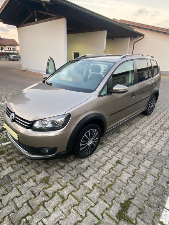 VW Touran 245.000 km 7.990 € Obertaufkirchen 84419