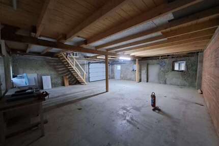 Halle in Weichs OT Aufhausen 1.310 € 131 m²